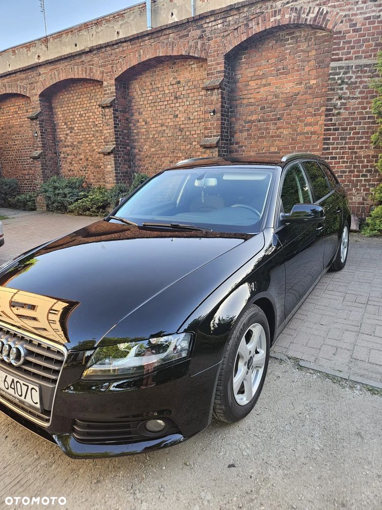 Audi A4 Avant 2.0 TDI DPF Attraction - 1