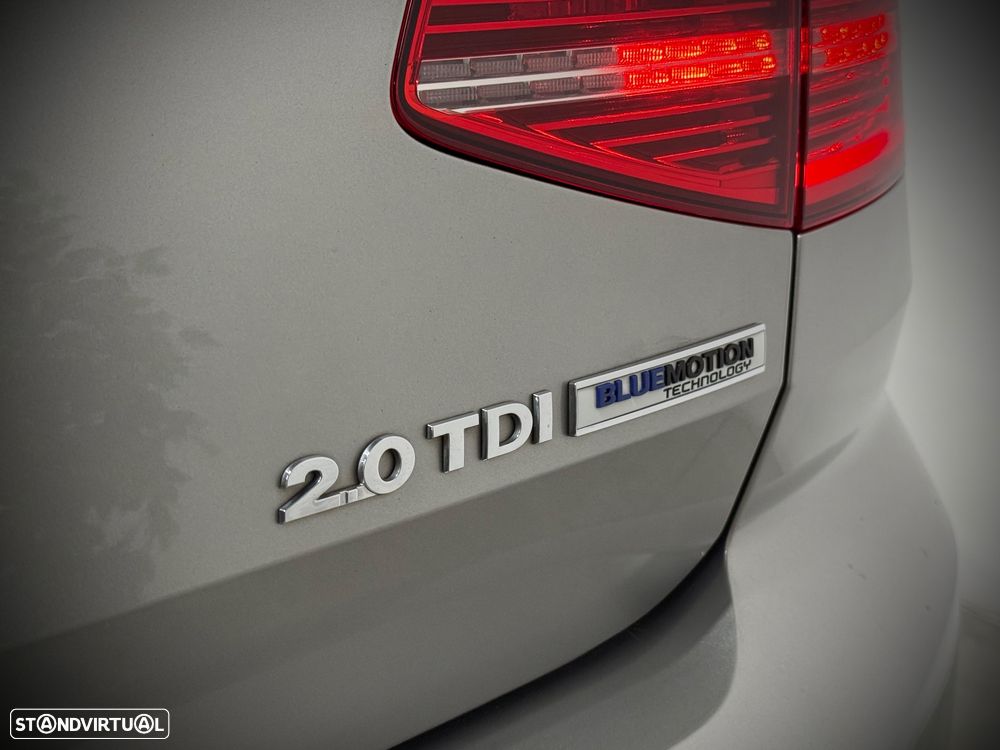 VW Passat 2.0 TDI Highline - 41