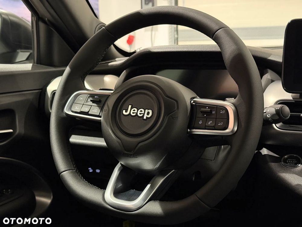 Jeep Avenger 1.2 T3 mHEV Overland 4xe eDCT6 - 10