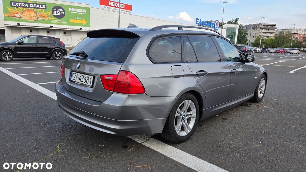 BMW Seria 3 318d - 6