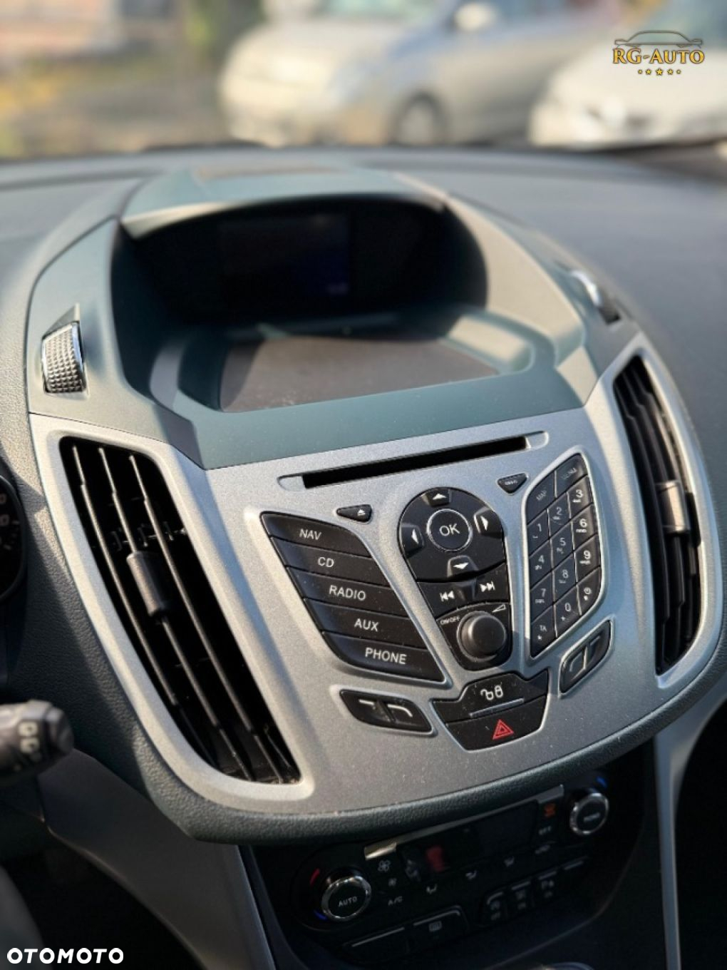 Ford Grand C-MAX - 34