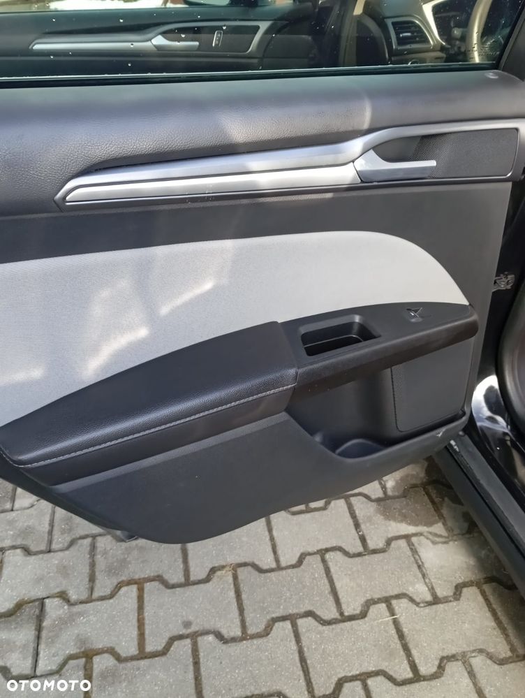 Ford Fusion - 8