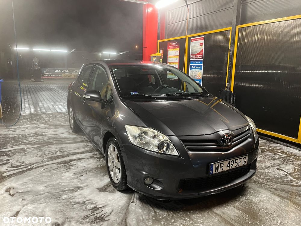 Toyota Auris 1.6 Sol - 1