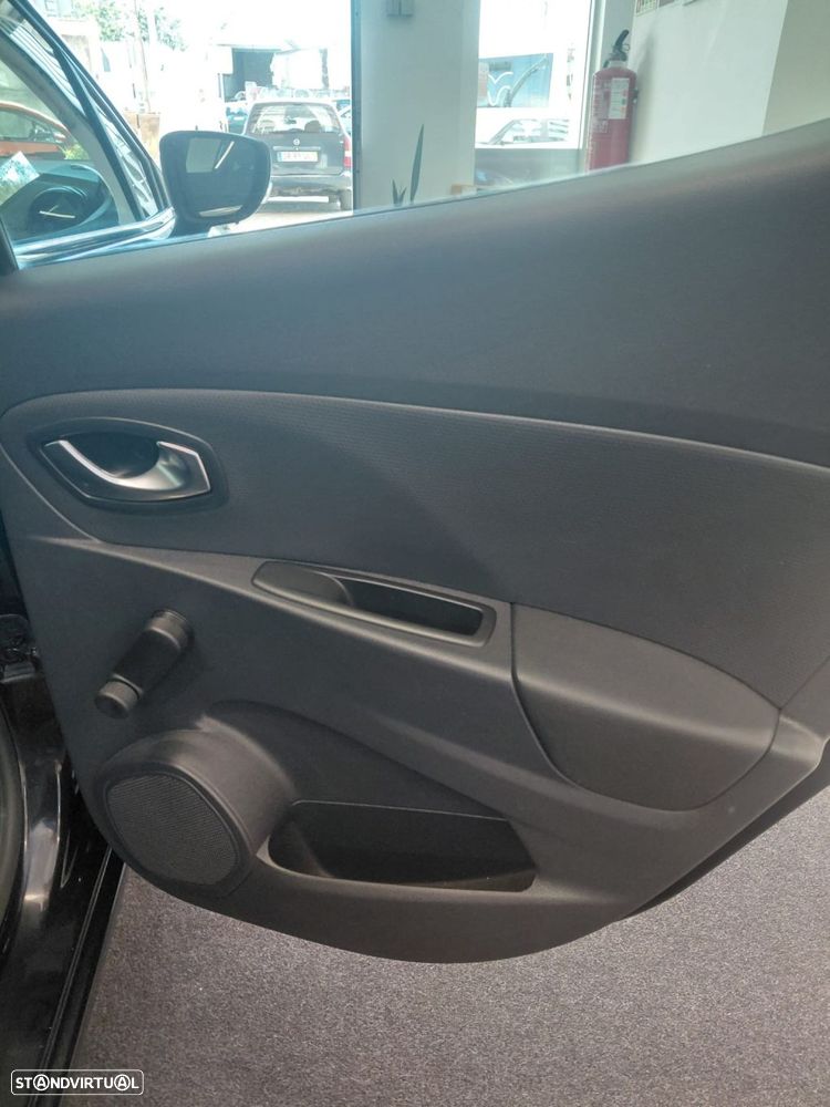 Renault Clio 0.9 TCe Limited - 32