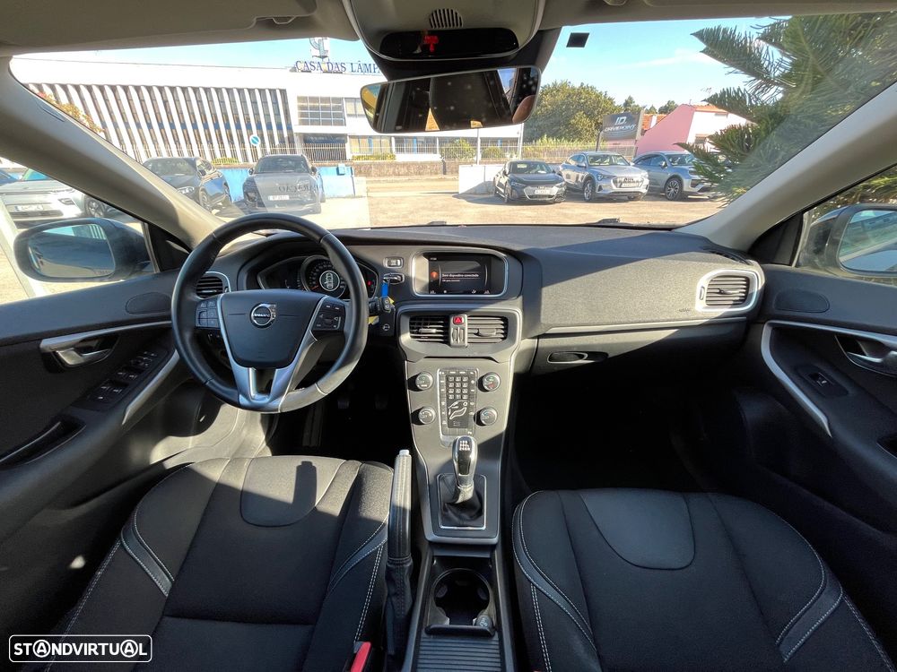 Volvo V40 2.0 D3 Momentum - 42