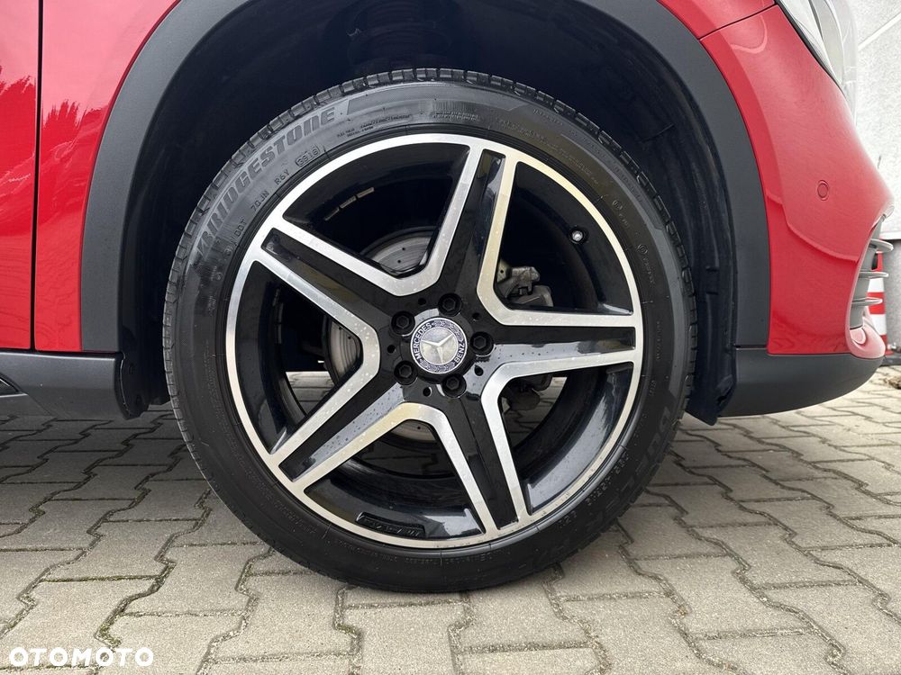 Mercedes-Benz GLA 200 7G-DCT AMG Line - 38