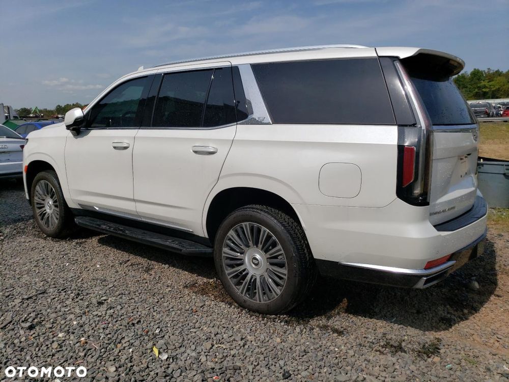 Cadillac Escalade - 5