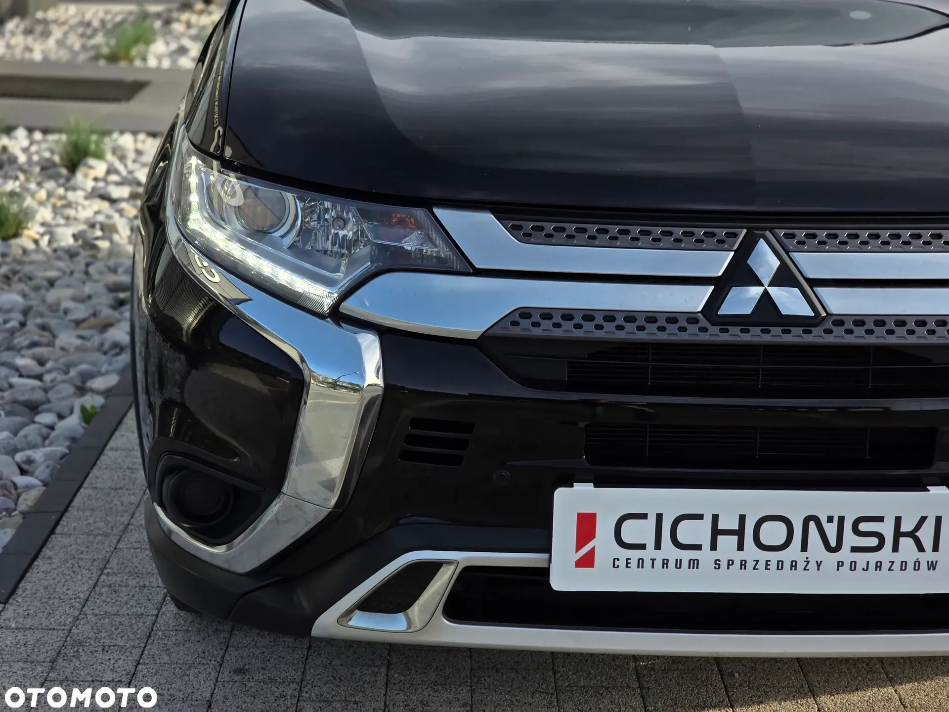 Mitsubishi Outlander 2.0 Invite + 2WD - 13