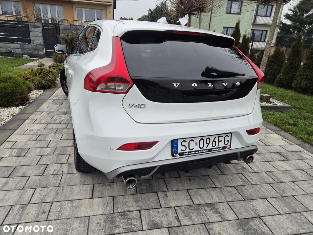 Volvo V40 D2 R Design - 3