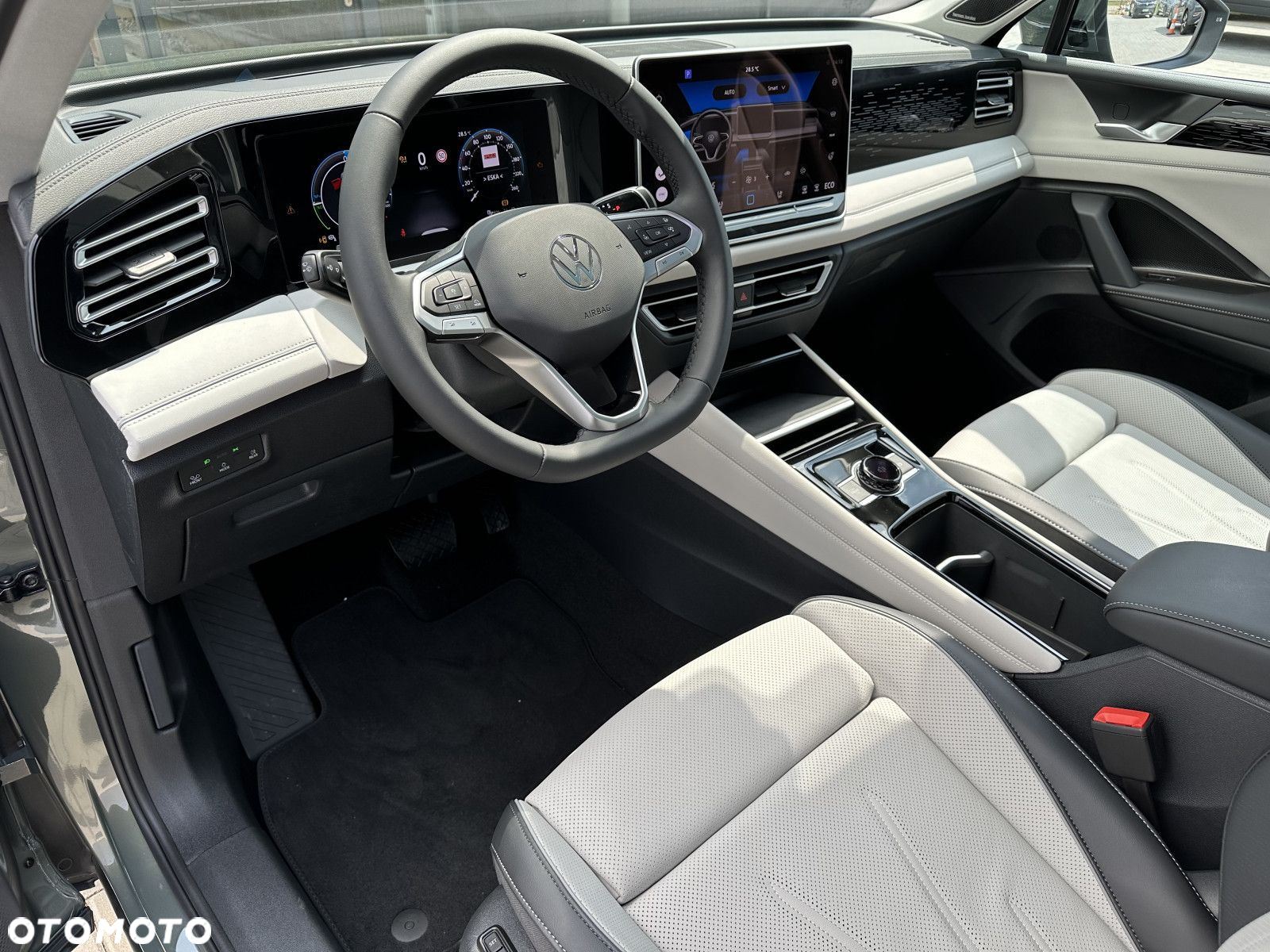 Volkswagen Tiguan - 12