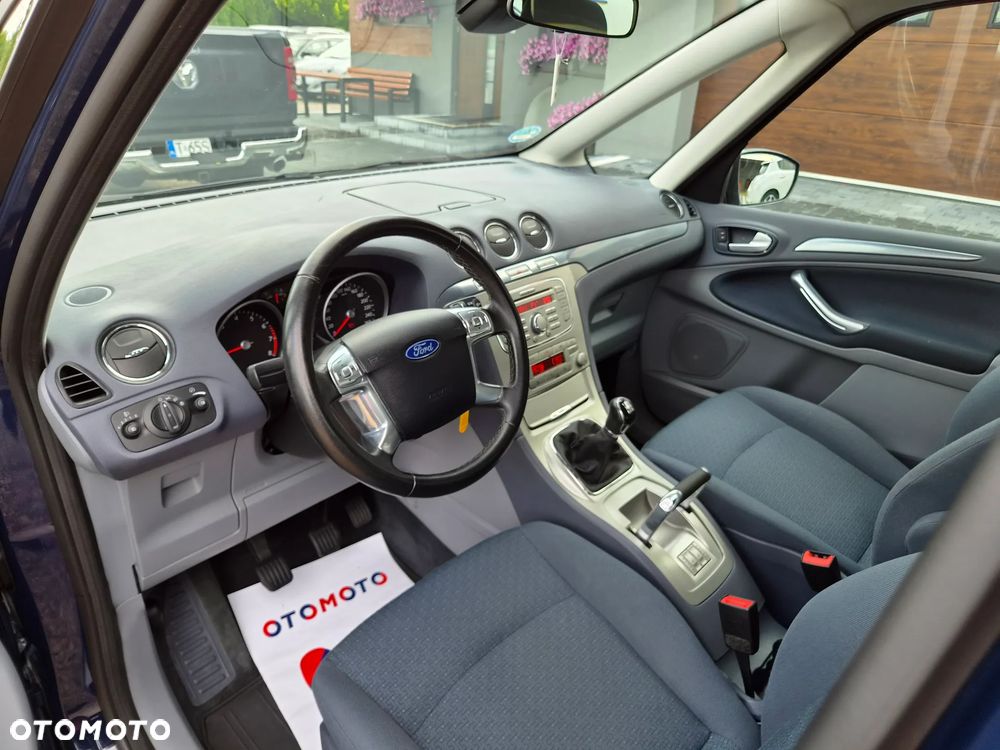 Ford Galaxy - 15