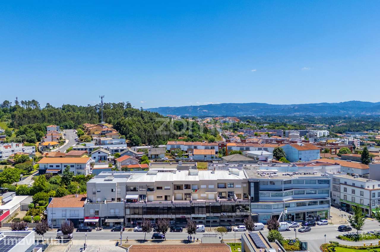 Loja transformada em Apartamento T1+1 no centro de Vila Verde - Braga - Grande imagem: 4/22