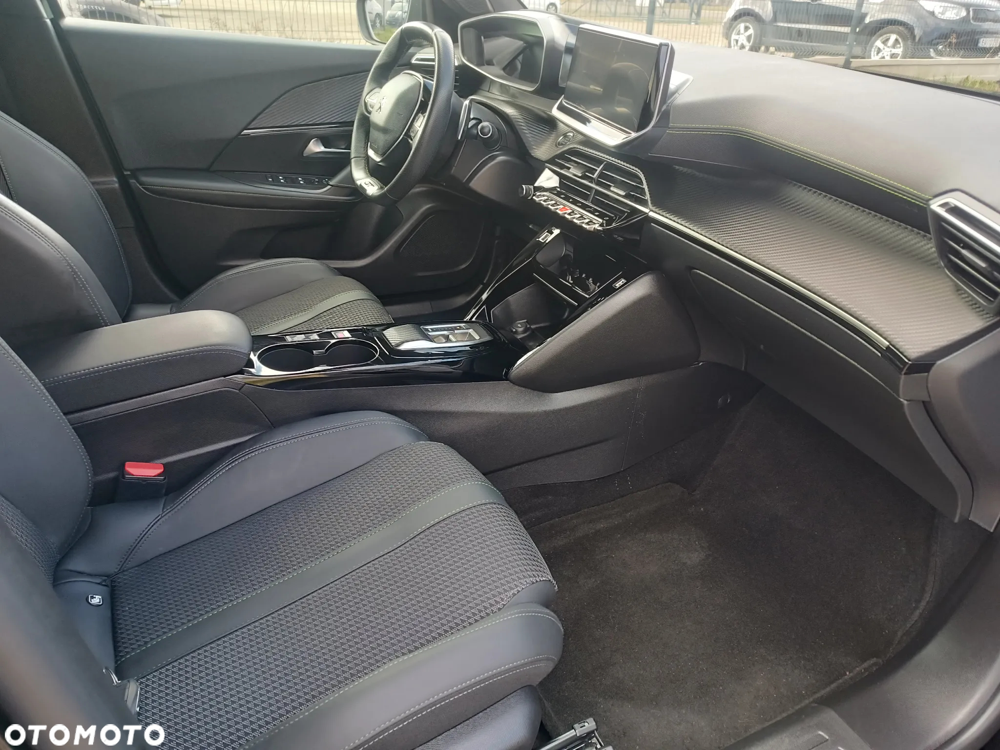 Peugeot 2008 - 13