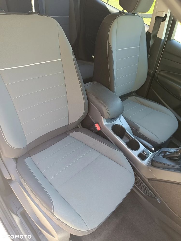 Ford Escape 2.0 EcoBoost AWD Titanium - 11