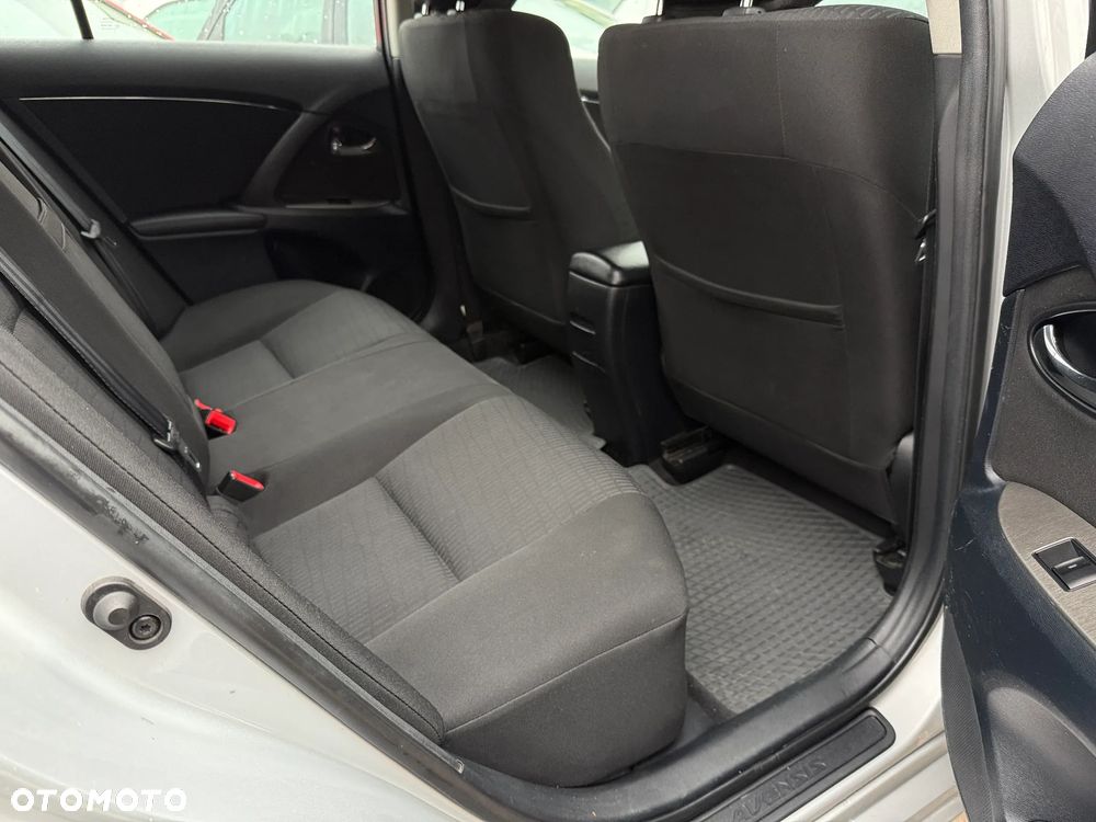 Toyota Avensis 1.8 Sol - 10