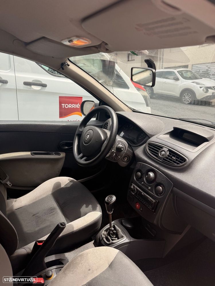 Renault Clio 1.5 dCi Dynamique S - 11