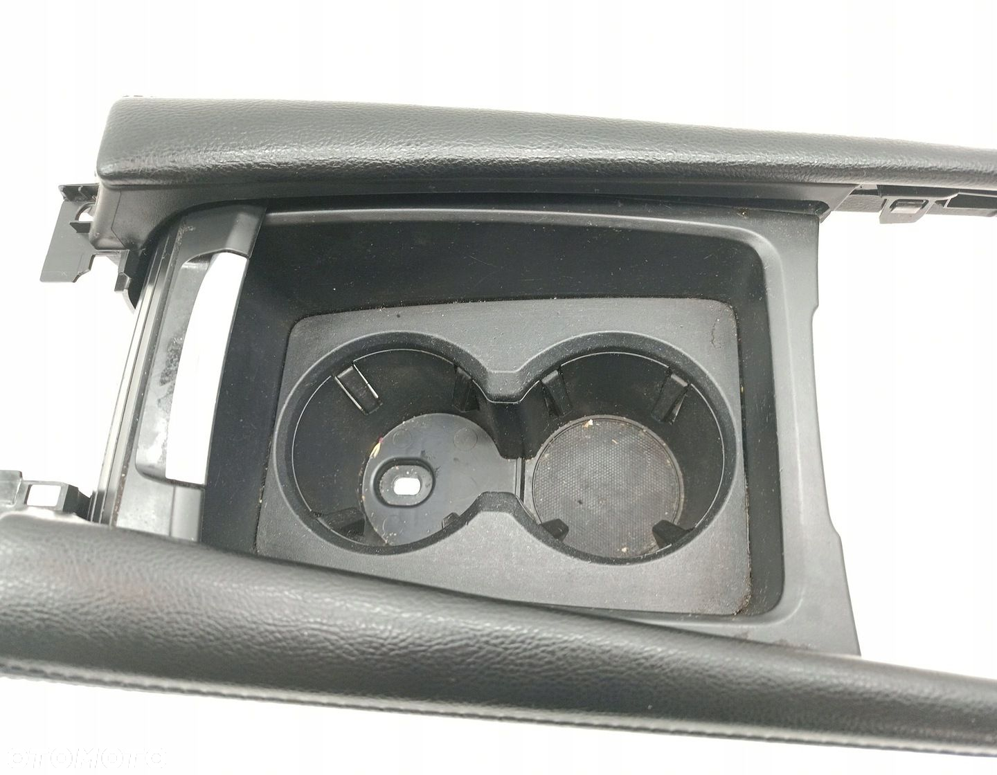 SCHOWEK TUNEL SRODKOWY UCHWYT NA NAPOJE MAZDA 3 BM III LIFT 18R - 3