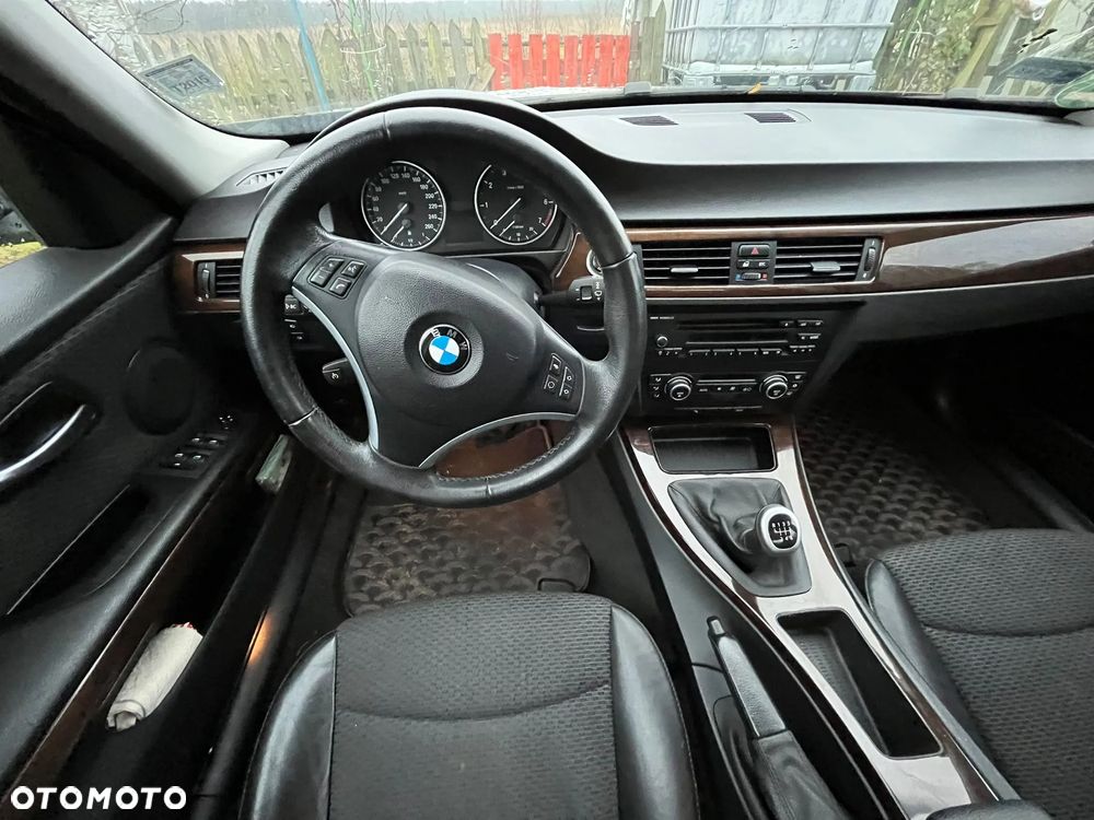 BMW Seria 3 318i Edition Sport - 3