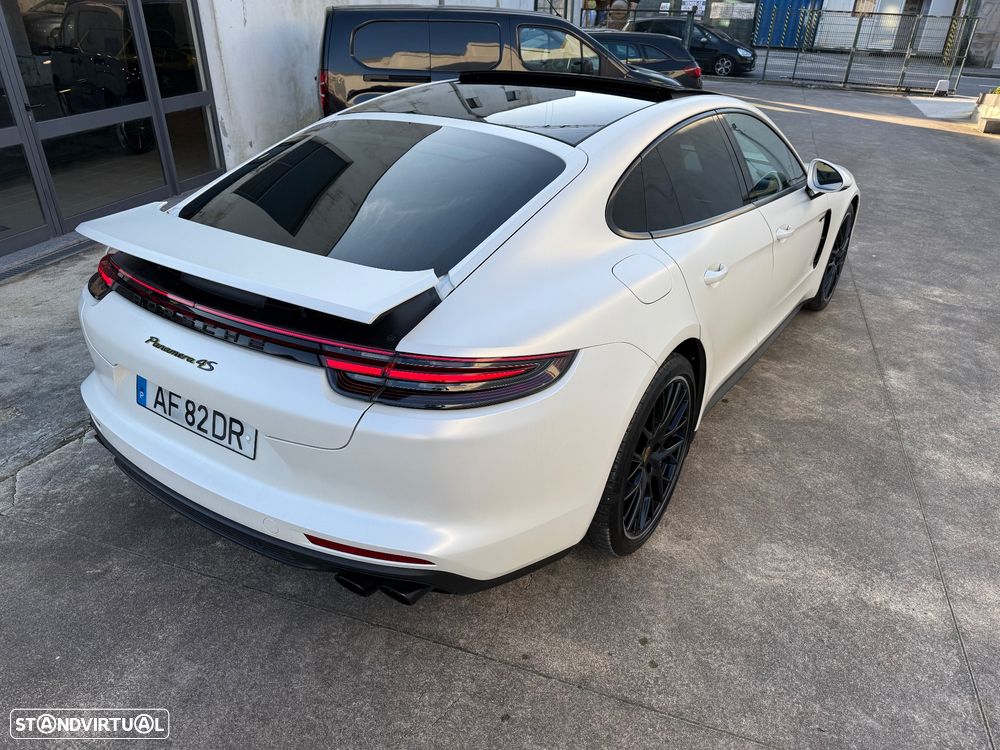 Porsche Panamera - 43