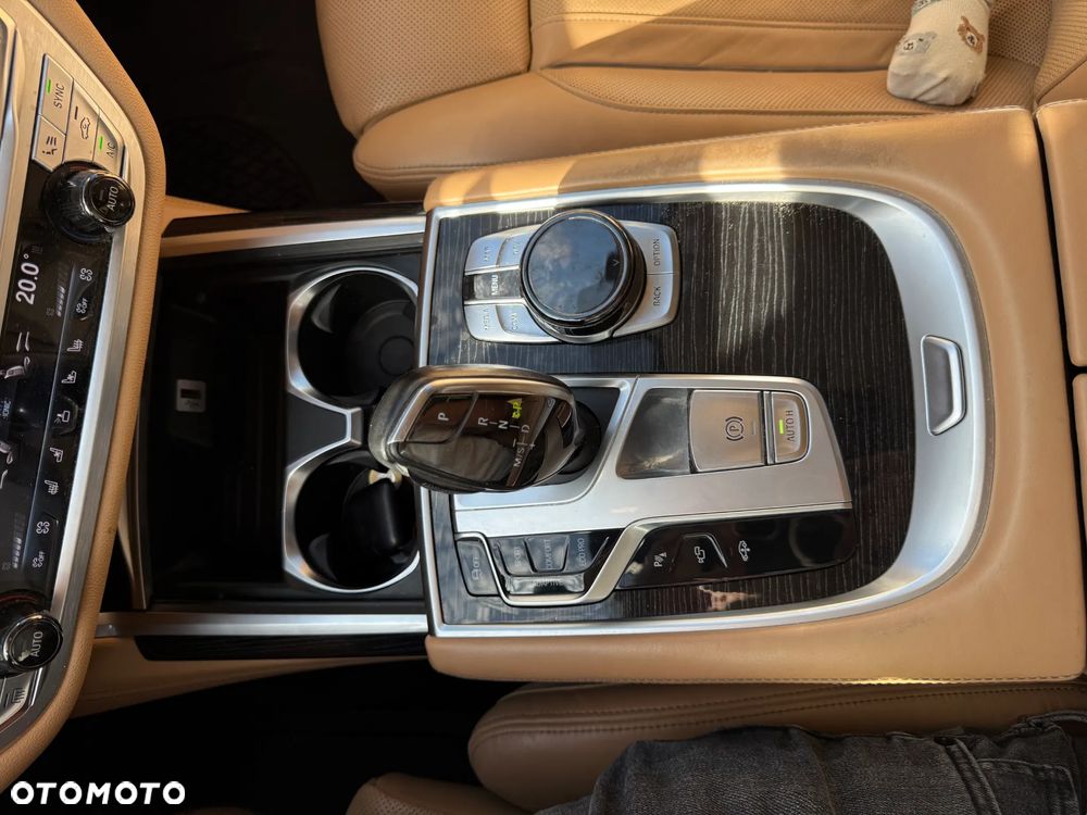 BMW Seria 7 740d xDrive - 10