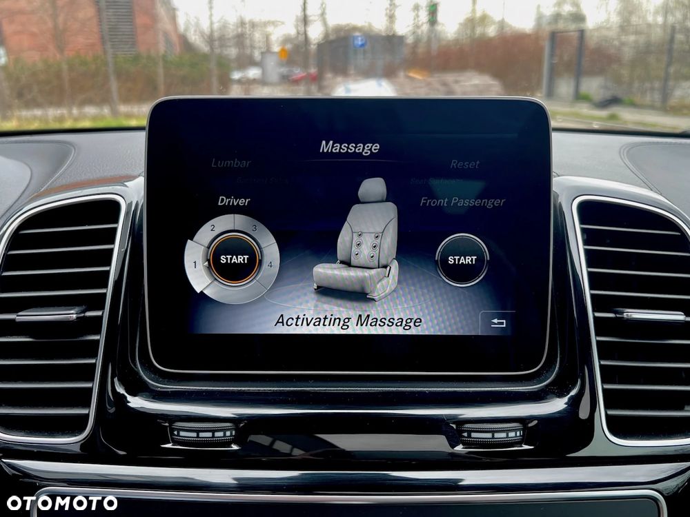 Mercedes-Benz GLS - 28