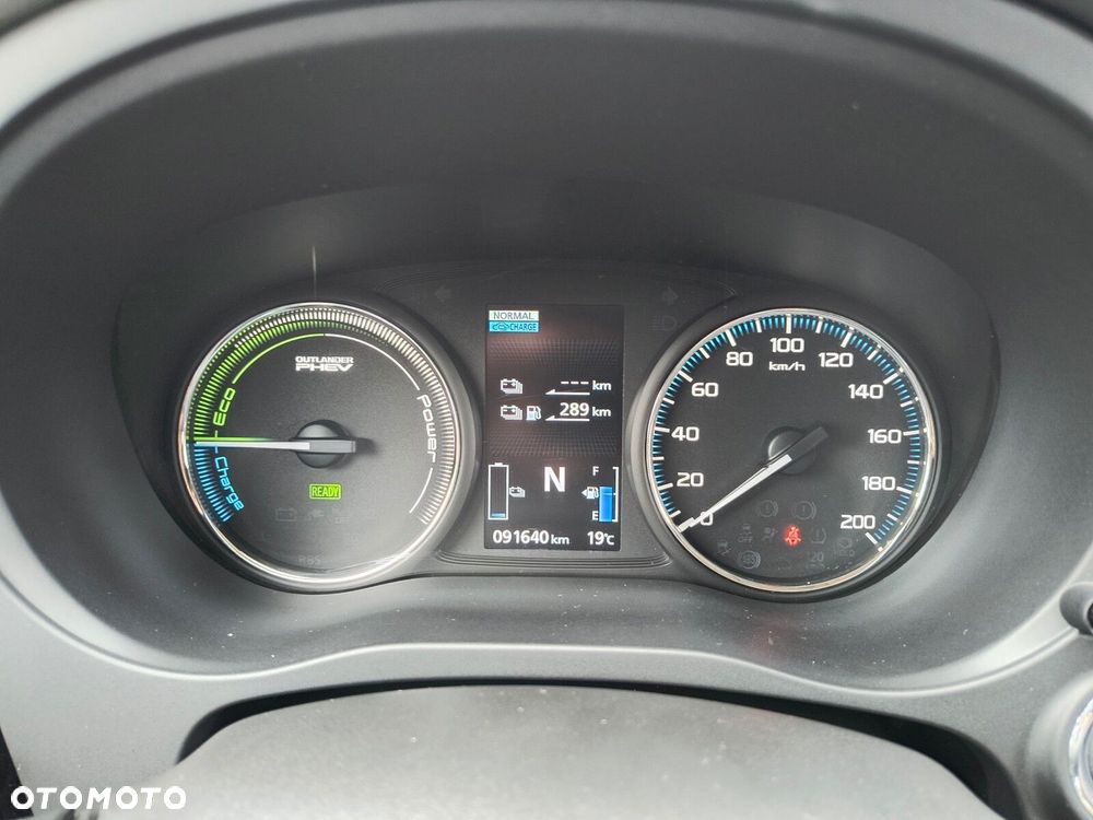 Mitsubishi Outlander - 29