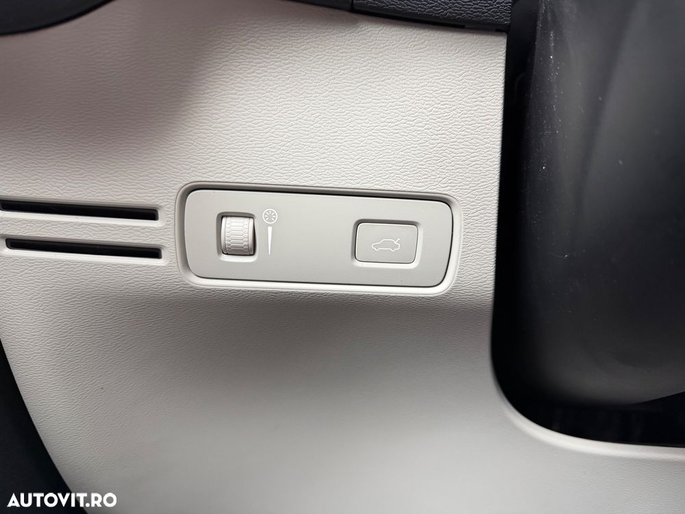 Volvo XC 40 D3 Momentum Pro - 22