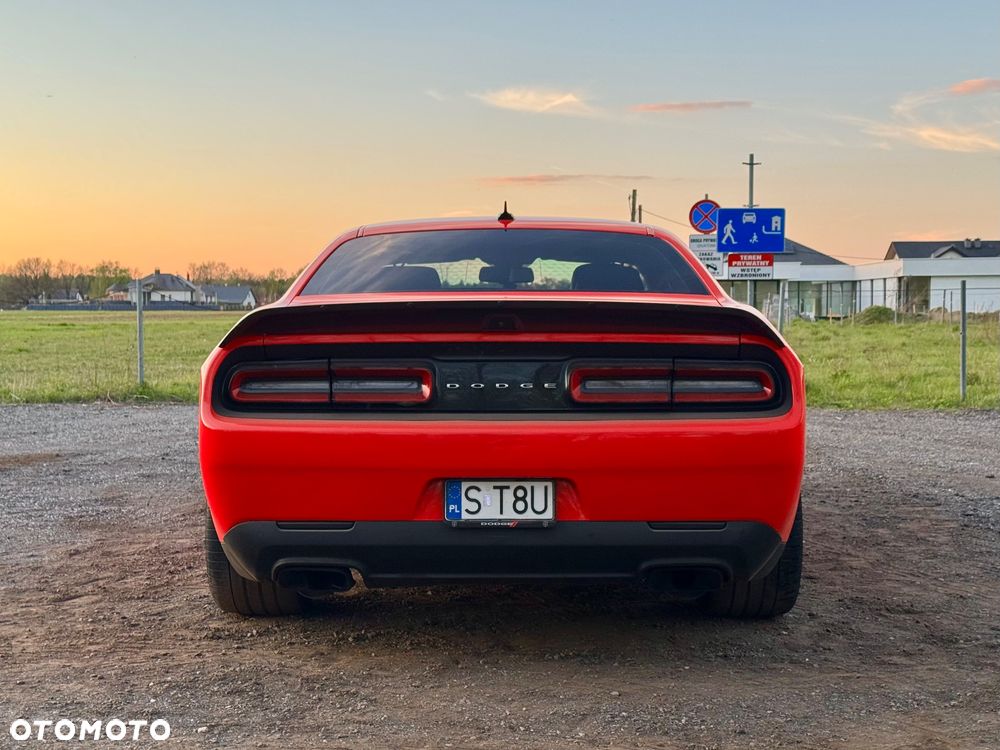 Dodge Challenger - 22