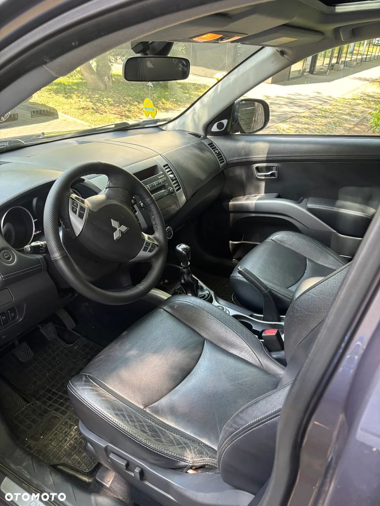 Mitsubishi Outlander 2.0 DID Intense + - 10