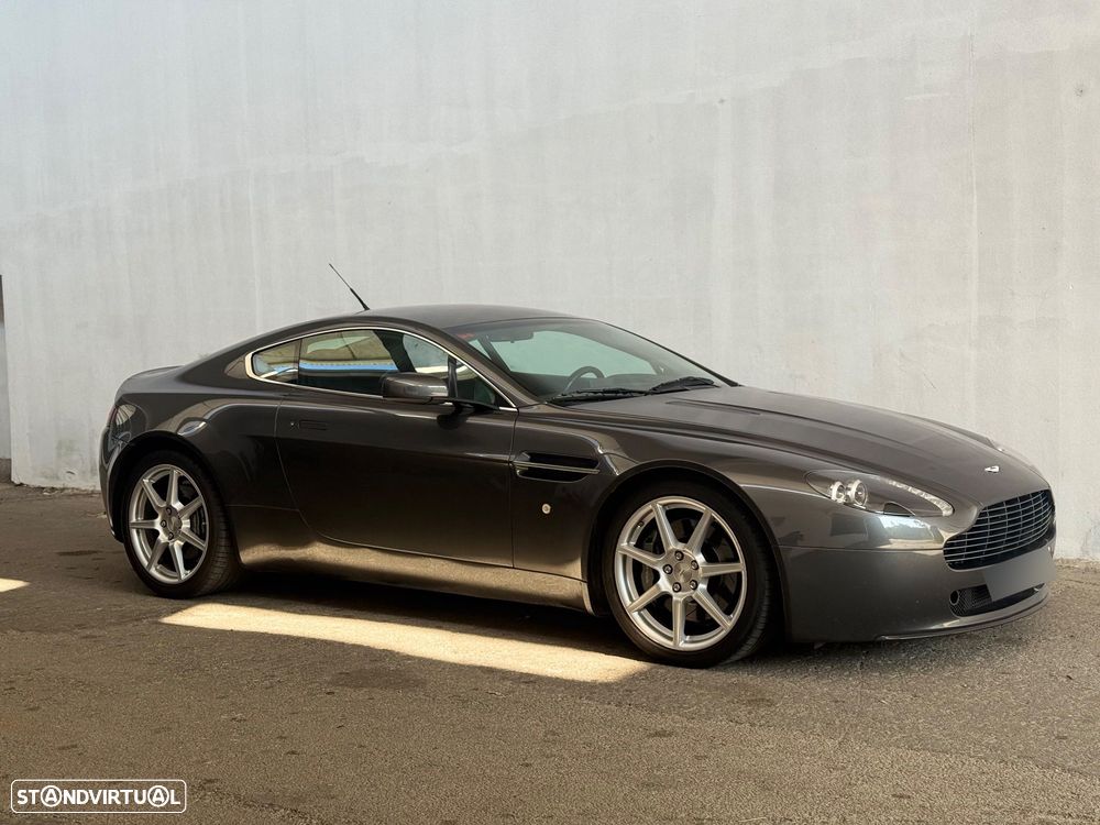 Aston Martin Vantage Coupe V8 - 2