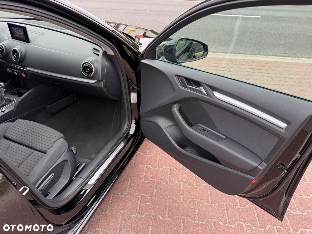 Audi A3 Sportback 2.0 TDI S tronic sport - 32