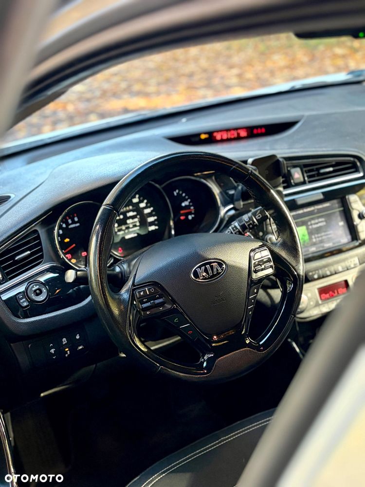 Kia Ceed - 14