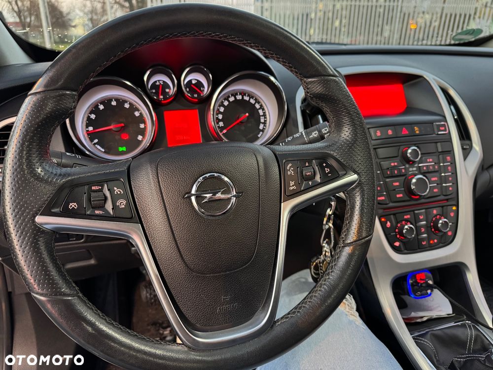 Opel Astra 1.6 Turbo Edition - 7