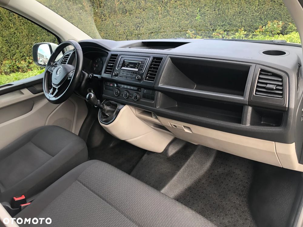 Volkswagen Caravelle - 25