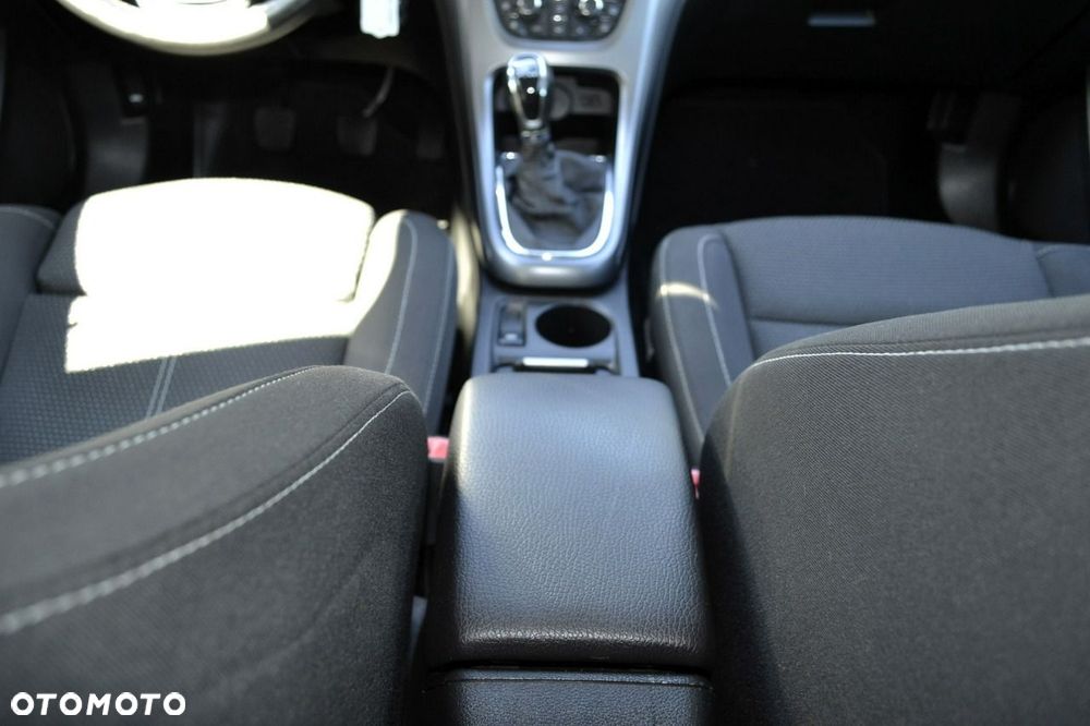 Opel Astra 1.4 Turbo Exklusiv - 20