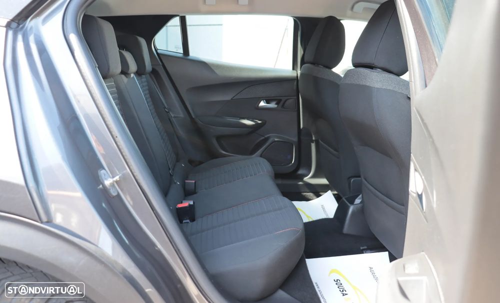 Peugeot 2008 1.2 PureTech Active EAT8 — fotografia 15
