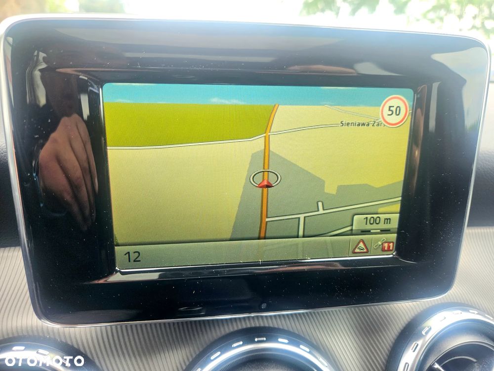Mercedes-Benz GLA - 36
