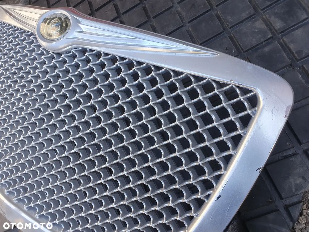 ATRAPA GRILL CHRYSLER 300C - 5