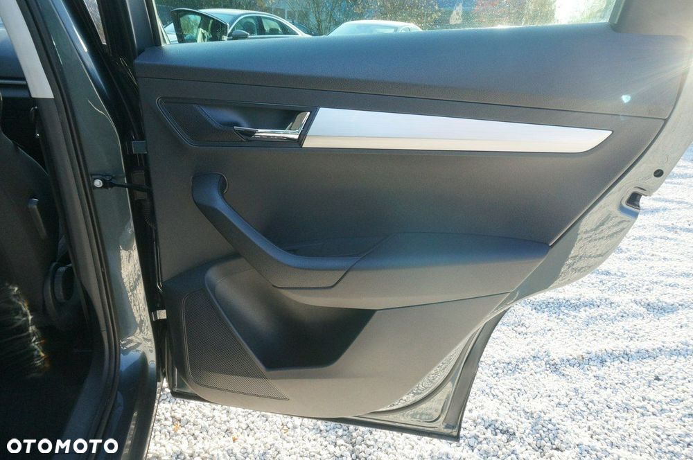 Skoda Karoq 1.5 TSI ACT GPF 4x2 Ambition - 30