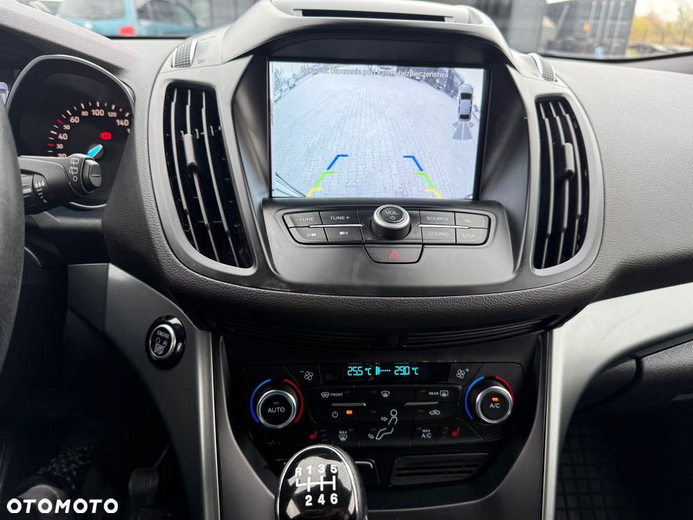 Ford Kuga 1.5 EcoBoost 2x4 Business Edition - 24