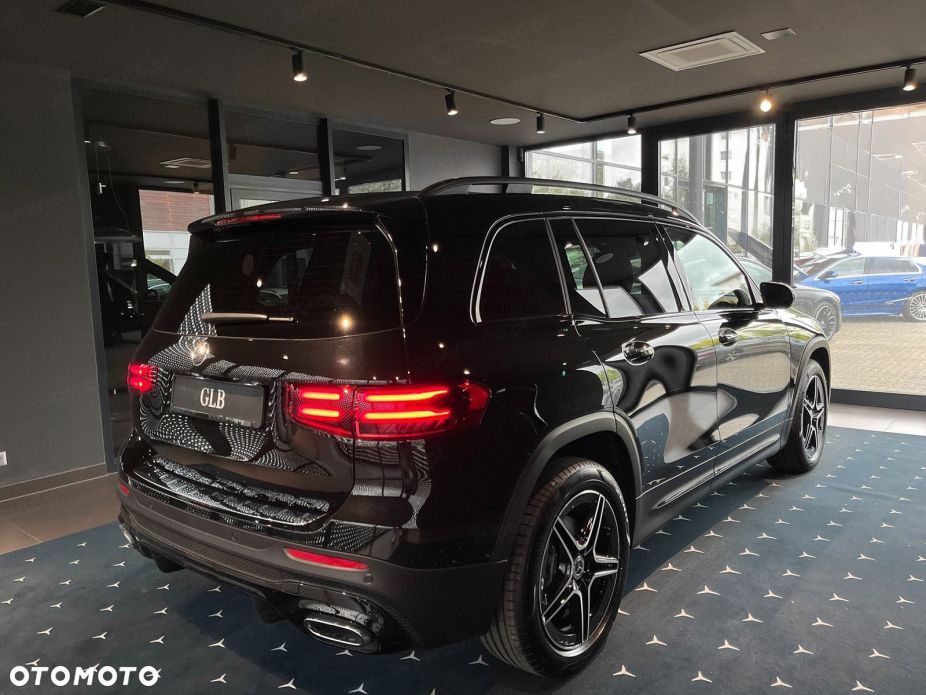 Mercedes-Benz GLB 200 AMG Line 7G-DCT - 5