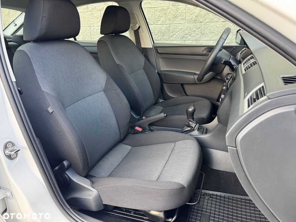 Skoda RAPID 1.2 Active - 23