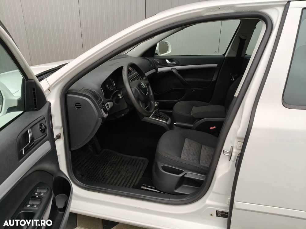 Skoda Octavia 1.6 TDI DPF DSG Classic - 24