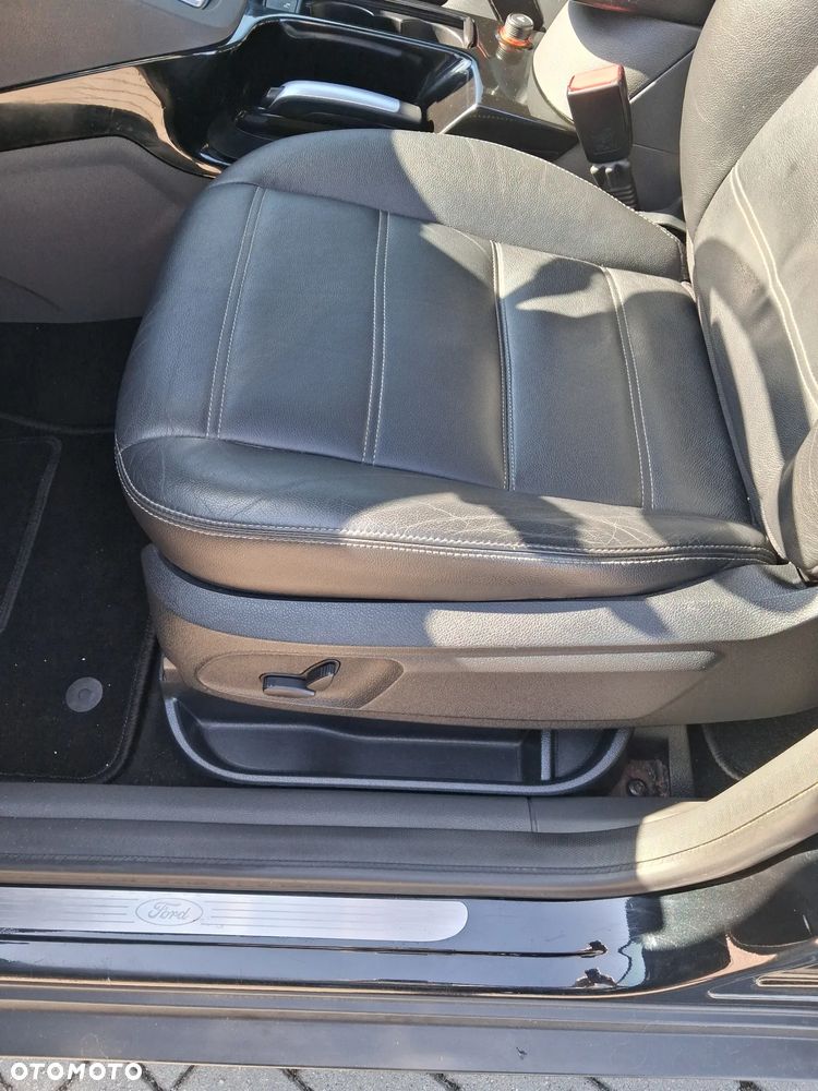 Ford Kuga 2.0 TDCi 4x4 Titanium - 11