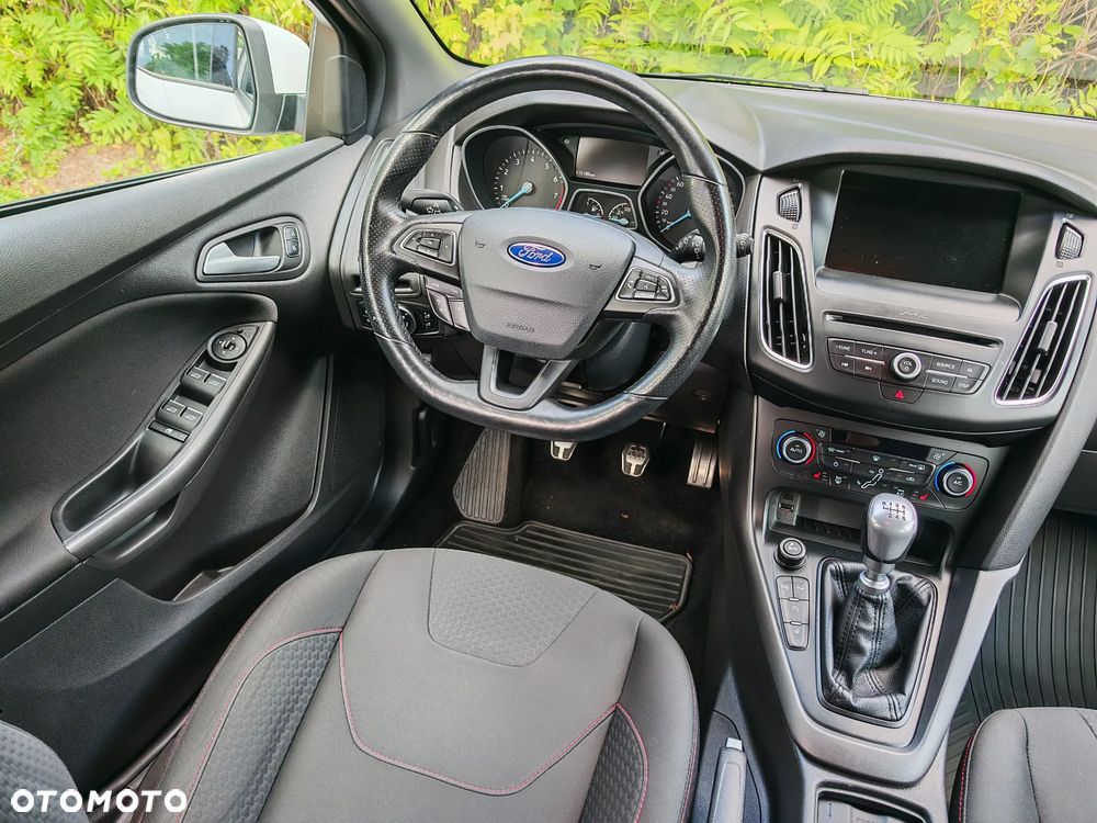 Ford Focus 1.5 EcoBoost ST-Line - 7
