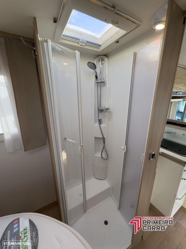 Rapido Serie 8F 880F cama central e basculante - 19