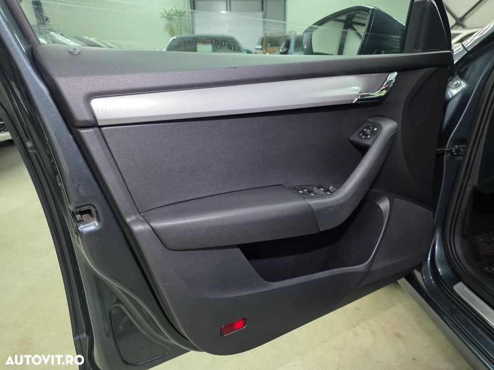 Skoda Octavia 2.0 TDI DSG Ambition - 13