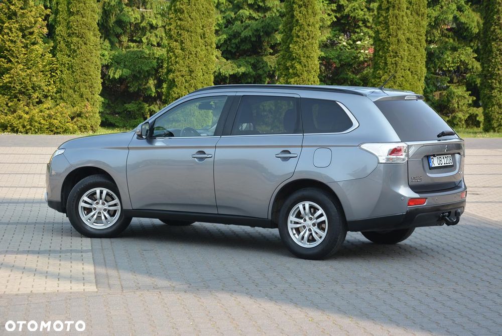 Mitsubishi Outlander 2.2 DID Intense + - 16