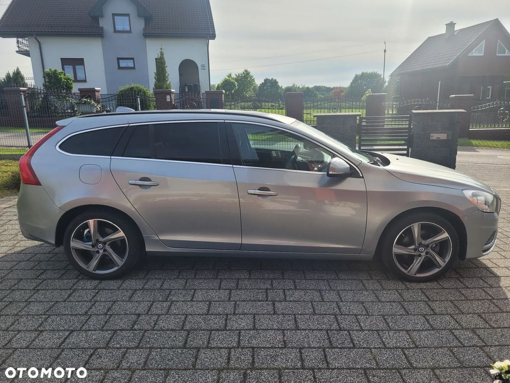Volvo V60 D3 Momentum - 1