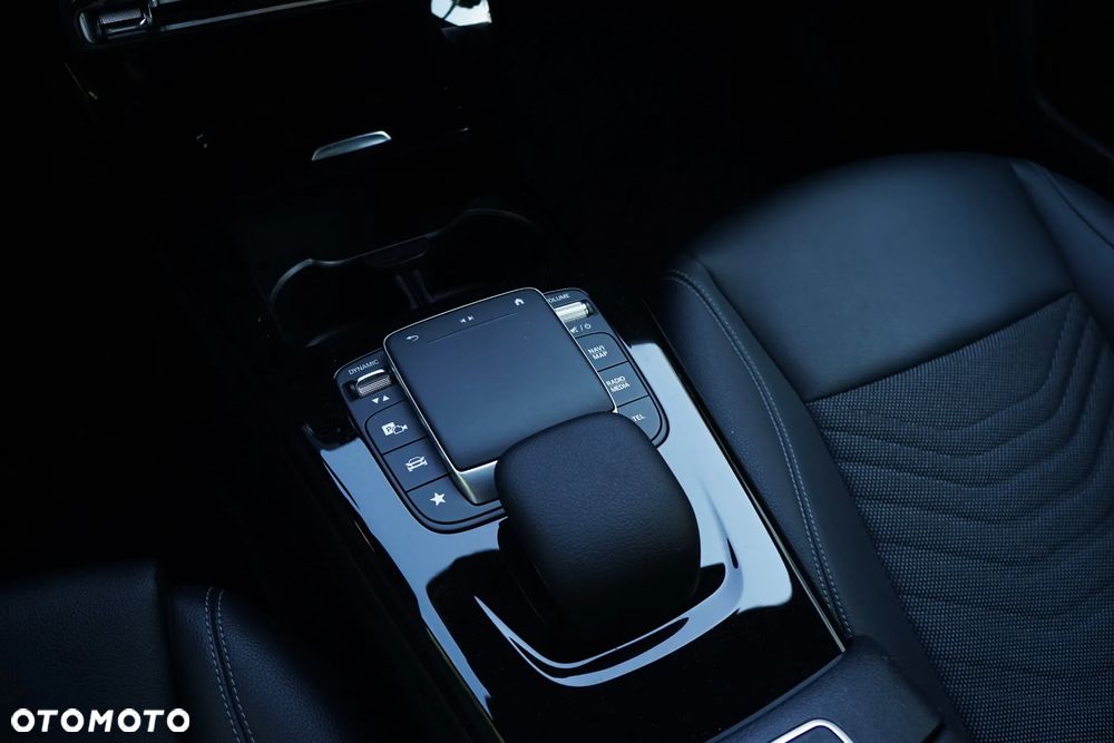 Mercedes-Benz Klasa A 200 7G-DCT - 19